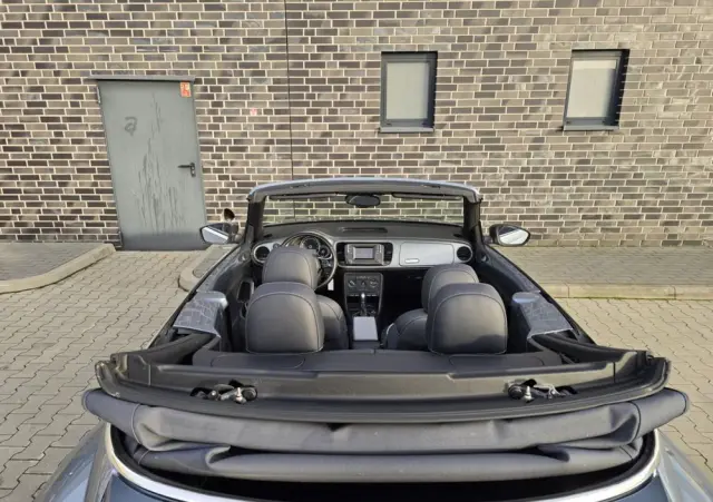 VOLKSWAGEN New Beetle 