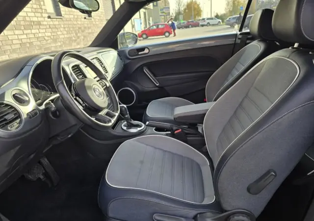 VOLKSWAGEN New Beetle 