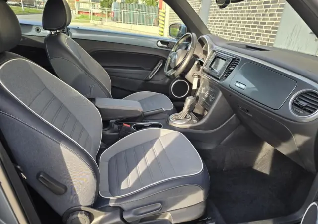 VOLKSWAGEN New Beetle 