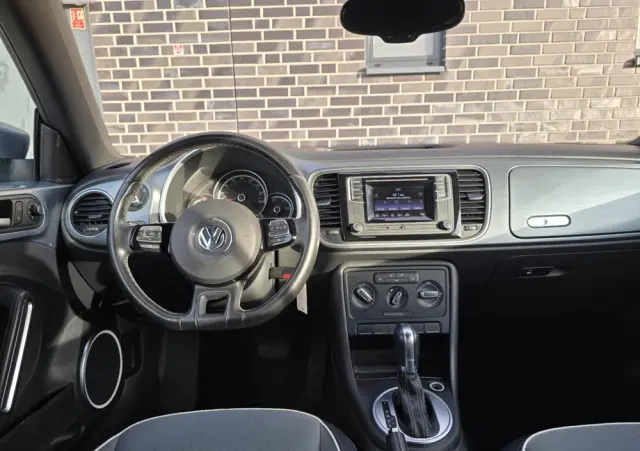 VOLKSWAGEN New Beetle 