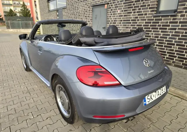 VOLKSWAGEN New Beetle 