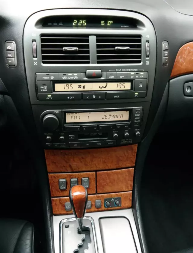LEXUS Ls 