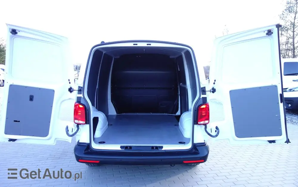 VOLKSWAGEN Transporter T6 Automat 2.0 TDI L1H1 Klima Webasto Navi 