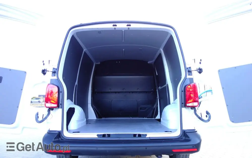 VOLKSWAGEN Transporter T6 Automat 2.0 TDI L1H1 Klima Webasto Navi 