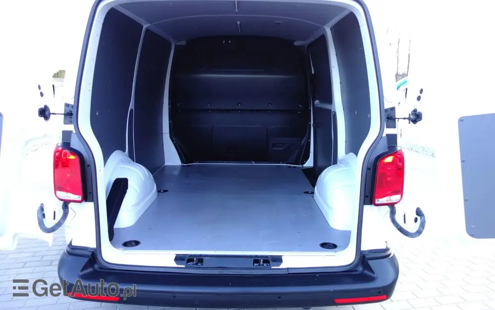 VOLKSWAGEN Transporter T6 Automat 2.0 TDI L1H1 Klima Webasto Navi 