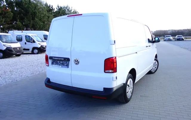 VOLKSWAGEN Transporter T6 Automat 2.0 TDI L1H1 Klima Webasto Navi 