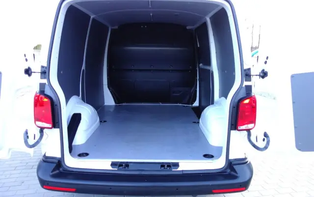 VOLKSWAGEN Transporter T6 Automat 2.0 TDI L1H1 Klima Webasto Navi 