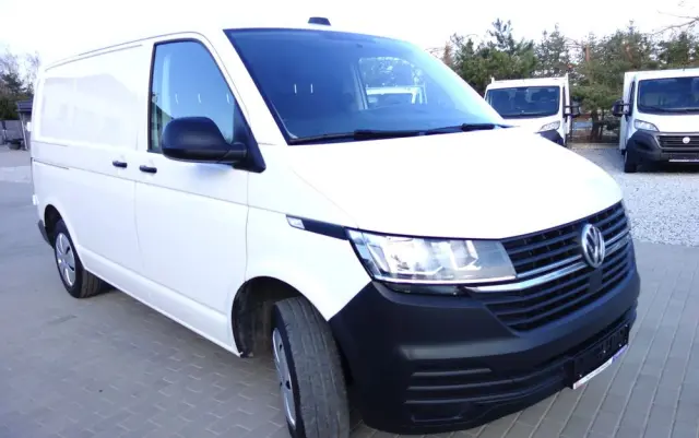 VOLKSWAGEN Transporter T6 Automat 2.0 TDI L1H1 Klima Webasto Navi 
