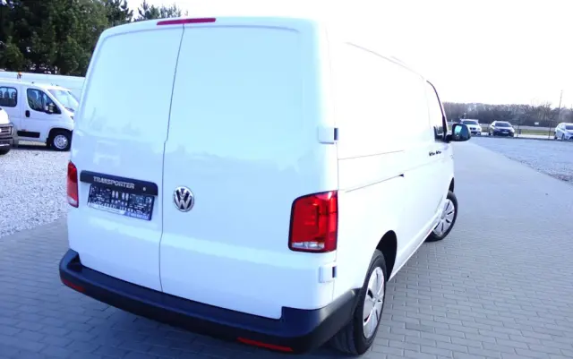 VOLKSWAGEN Transporter T6 Automat 2.0 TDI L1H1 Klima Webasto Navi 