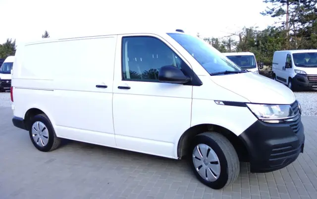 VOLKSWAGEN Transporter T6 Automat 2.0 TDI L1H1 Klima Webasto Navi 