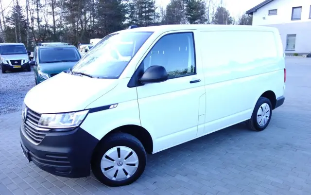 VOLKSWAGEN Transporter T6 Automat 2.0 TDI L1H1 Klima Webasto Navi 