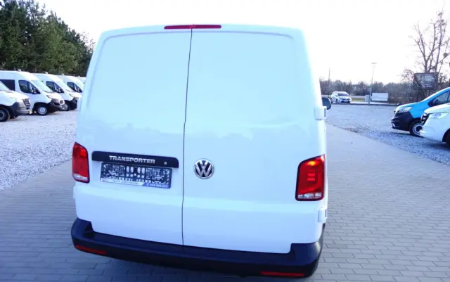 VOLKSWAGEN Transporter T6 Automat 2.0 TDI L1H1 Klima Webasto Navi 