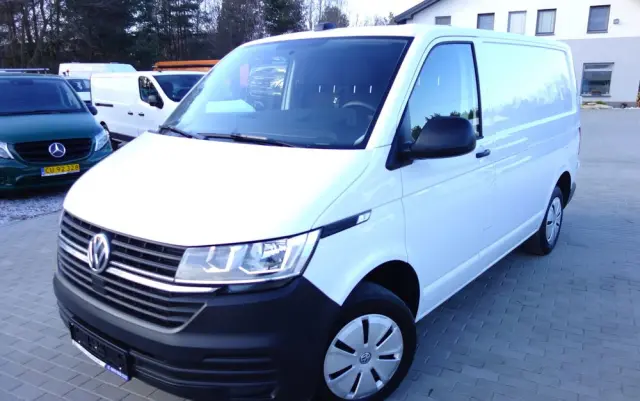 VOLKSWAGEN Transporter T6 Automat 2.0 TDI L1H1 Klima Webasto Navi 