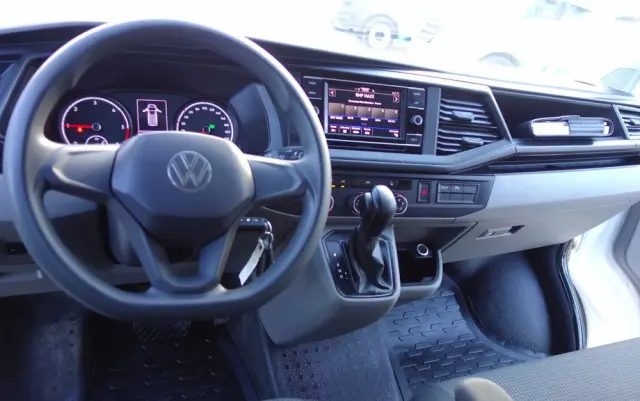 VOLKSWAGEN Transporter T6 Automat 2.0 TDI L1H1 Klima Webasto Navi 