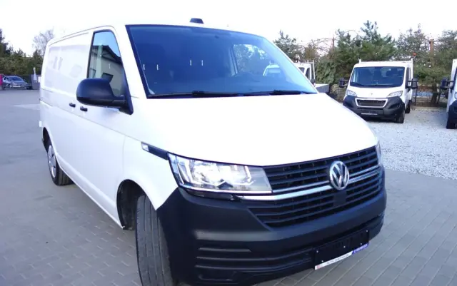 VOLKSWAGEN Transporter T6 Automat 2.0 TDI L1H1 Klima Webasto Navi 