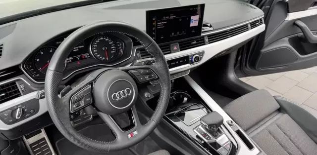 AUDI A4 