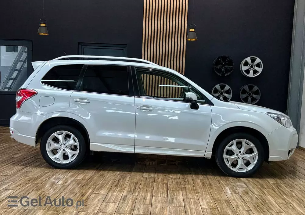 SUBARU Forester 2.0XT Platinum Lineartronic