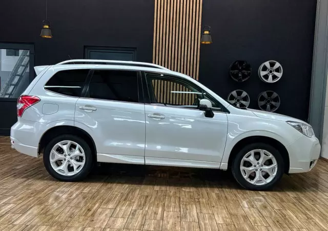 SUBARU Forester 2.0XT Platinum Lineartronic