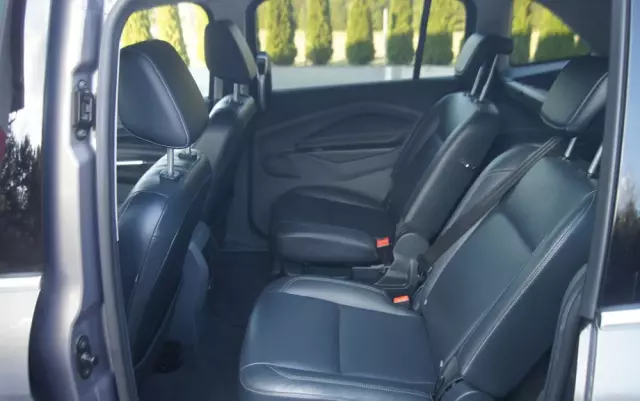 FORD Grand C-MAX 1.6 TDCi Titanium