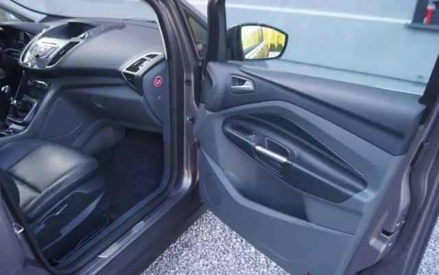 FORD Grand C-MAX 1.6 TDCi Titanium