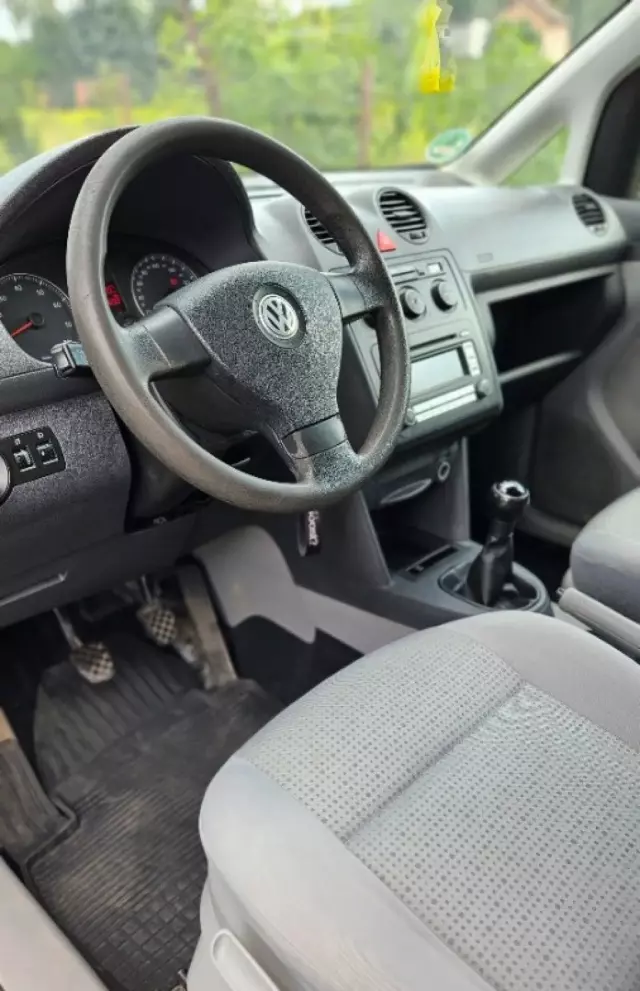 VOLKSWAGEN Caddy 