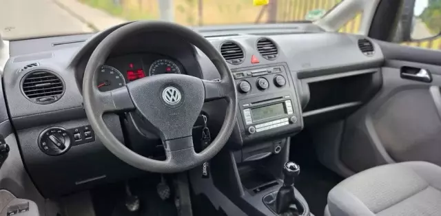 VOLKSWAGEN Caddy 