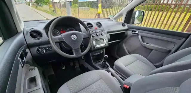 VOLKSWAGEN Caddy 