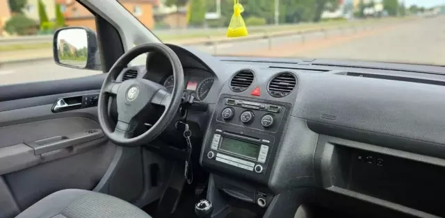 VOLKSWAGEN Caddy 