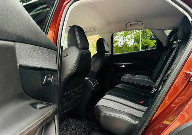 PEUGEOT 3008 BlueHDi 120 Stop & Start EAT6 Allure