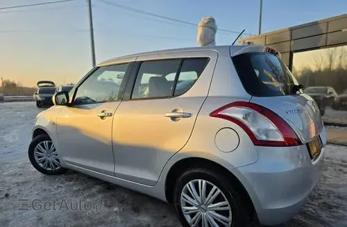 SUZUKI Swift 