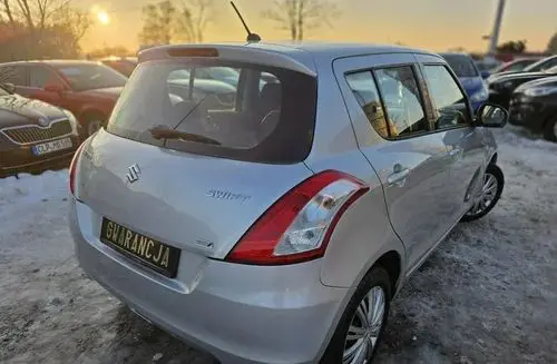 SUZUKI Swift 
