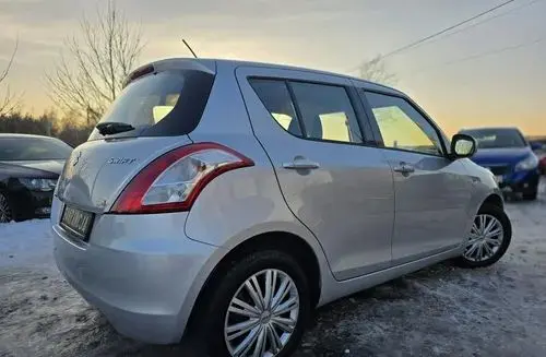 SUZUKI Swift 