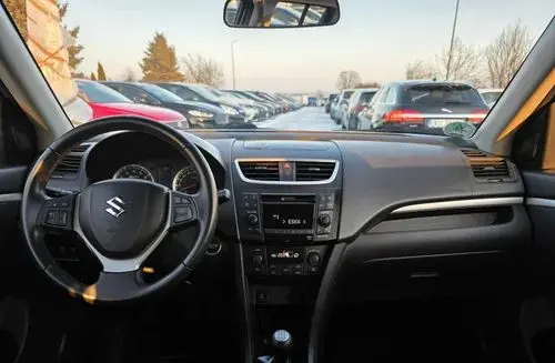 SUZUKI Swift 