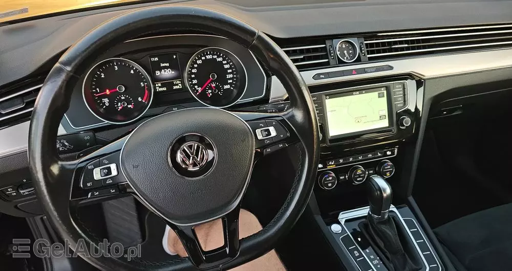 VOLKSWAGEN Passat Variant 2.0 TDI DSG (BlueMotion Technology) Highline