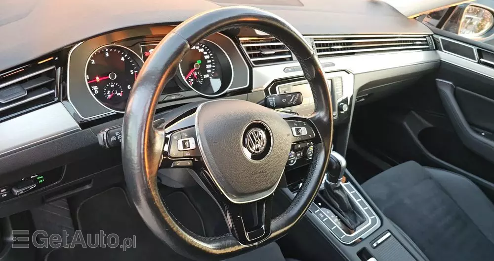 VOLKSWAGEN Passat Variant 2.0 TDI DSG (BlueMotion Technology) Highline