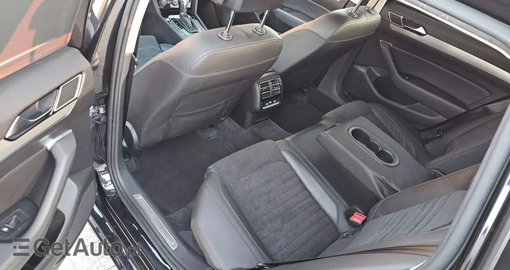 VOLKSWAGEN Passat Variant 2.0 TDI DSG (BlueMotion Technology) Highline