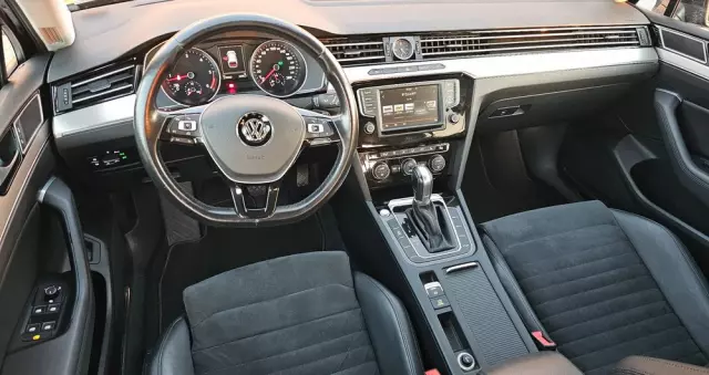 VOLKSWAGEN Passat Variant 2.0 TDI DSG (BlueMotion Technology) Highline