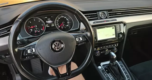 VOLKSWAGEN Passat Variant 2.0 TDI DSG (BlueMotion Technology) Highline