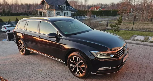 VOLKSWAGEN Passat Variant 2.0 TDI DSG (BlueMotion Technology) Highline