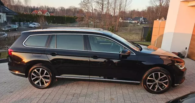 VOLKSWAGEN Passat Variant 2.0 TDI DSG (BlueMotion Technology) Highline