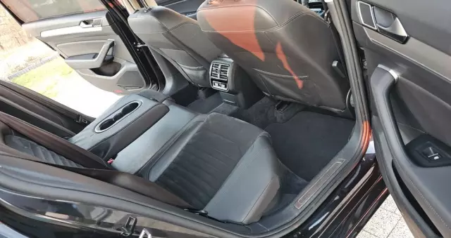 VOLKSWAGEN Passat Variant 2.0 TDI DSG (BlueMotion Technology) Highline