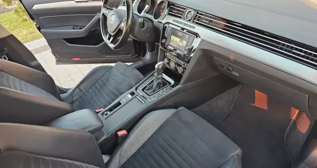 VOLKSWAGEN Passat Variant 2.0 TDI DSG (BlueMotion Technology) Highline