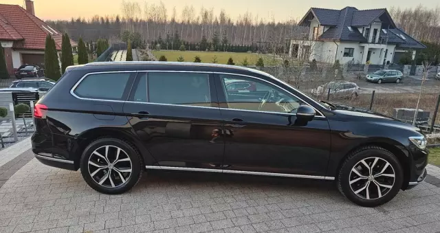 VOLKSWAGEN Passat Variant 2.0 TDI DSG (BlueMotion Technology) Highline
