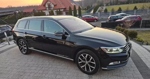 VOLKSWAGEN Passat Variant 2.0 TDI DSG (BlueMotion Technology) Highline