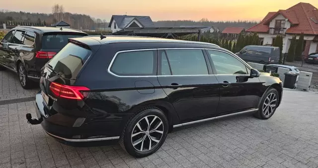 VOLKSWAGEN Passat Variant 2.0 TDI DSG (BlueMotion Technology) Highline