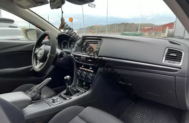 MAZDA 6 