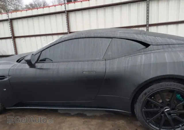 ASTON MARTIN DB11 