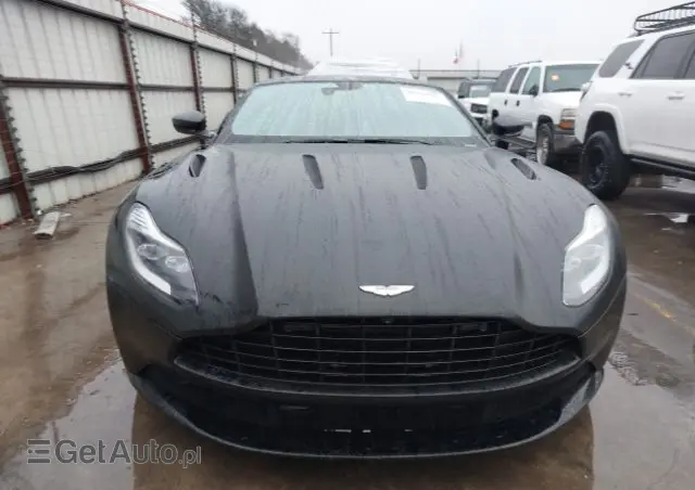 ASTON MARTIN DB11 