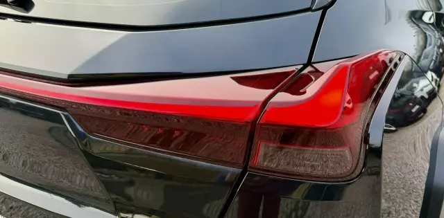 LEXUS UX 250h Elegance 2WD