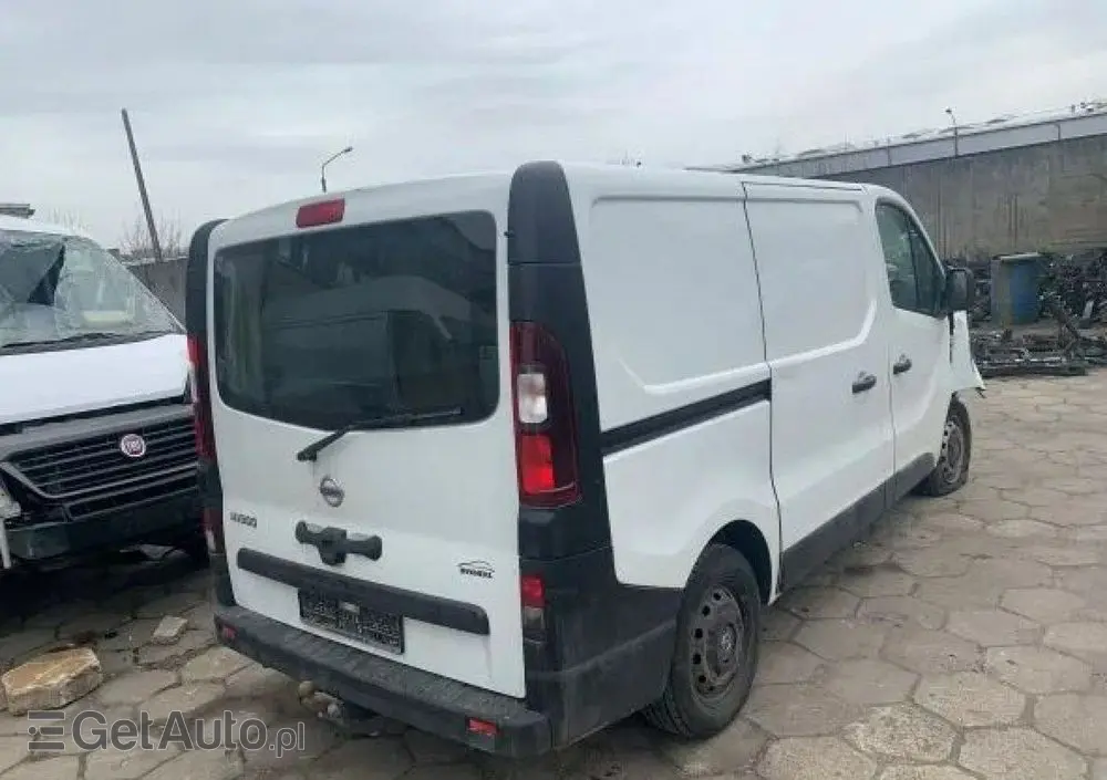 NISSAN NV300 